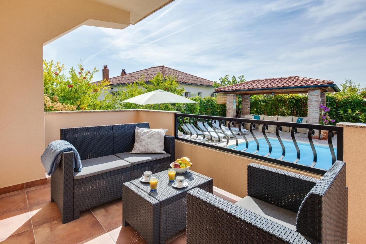 Juric Apartments-Rab Palit Екстериор снимка