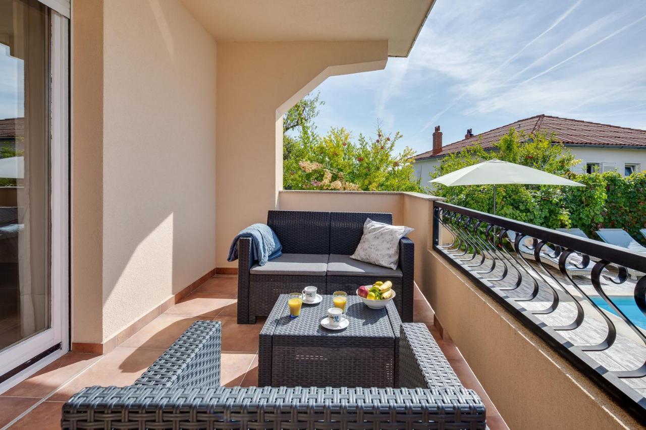 Juric Apartments-Rab Palit Екстериор снимка
