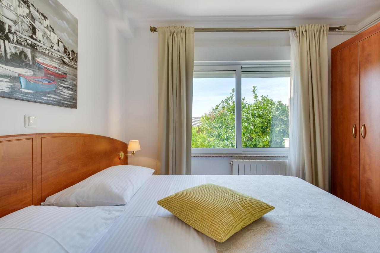 Juric Apartments-Rab Palit Екстериор снимка