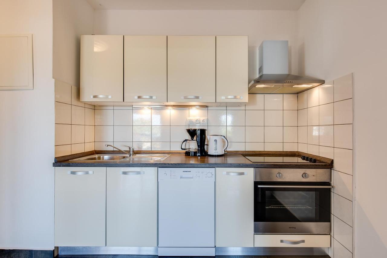 Juric Apartments-Rab Palit Екстериор снимка