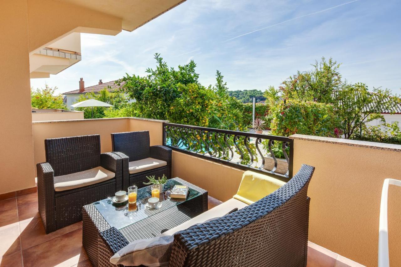 Juric Apartments-Rab Palit Екстериор снимка
