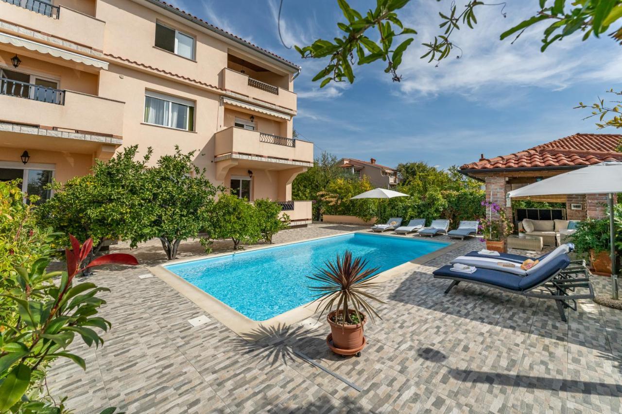 Juric Apartments-Rab Palit Екстериор снимка