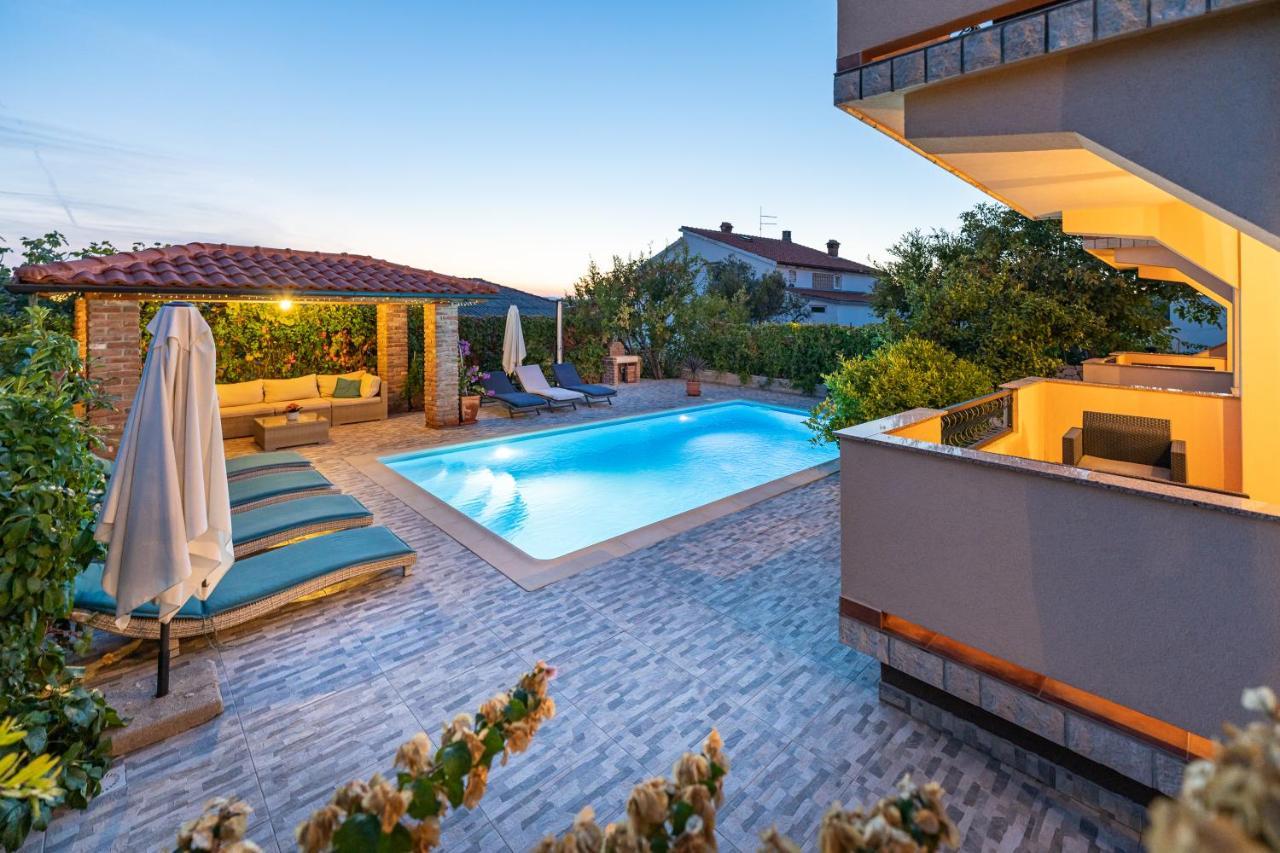 Juric Apartments-Rab Palit Екстериор снимка