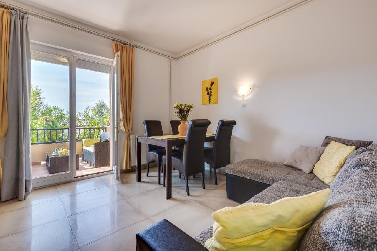 Juric Apartments-Rab Palit Екстериор снимка