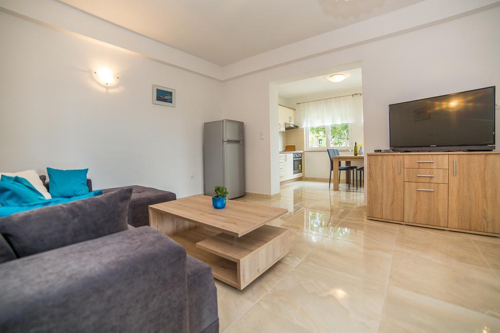 Juric Apartments-Rab Palit Екстериор снимка
