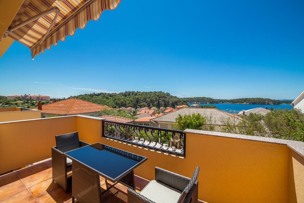 Juric Apartments-Rab Palit Екстериор снимка