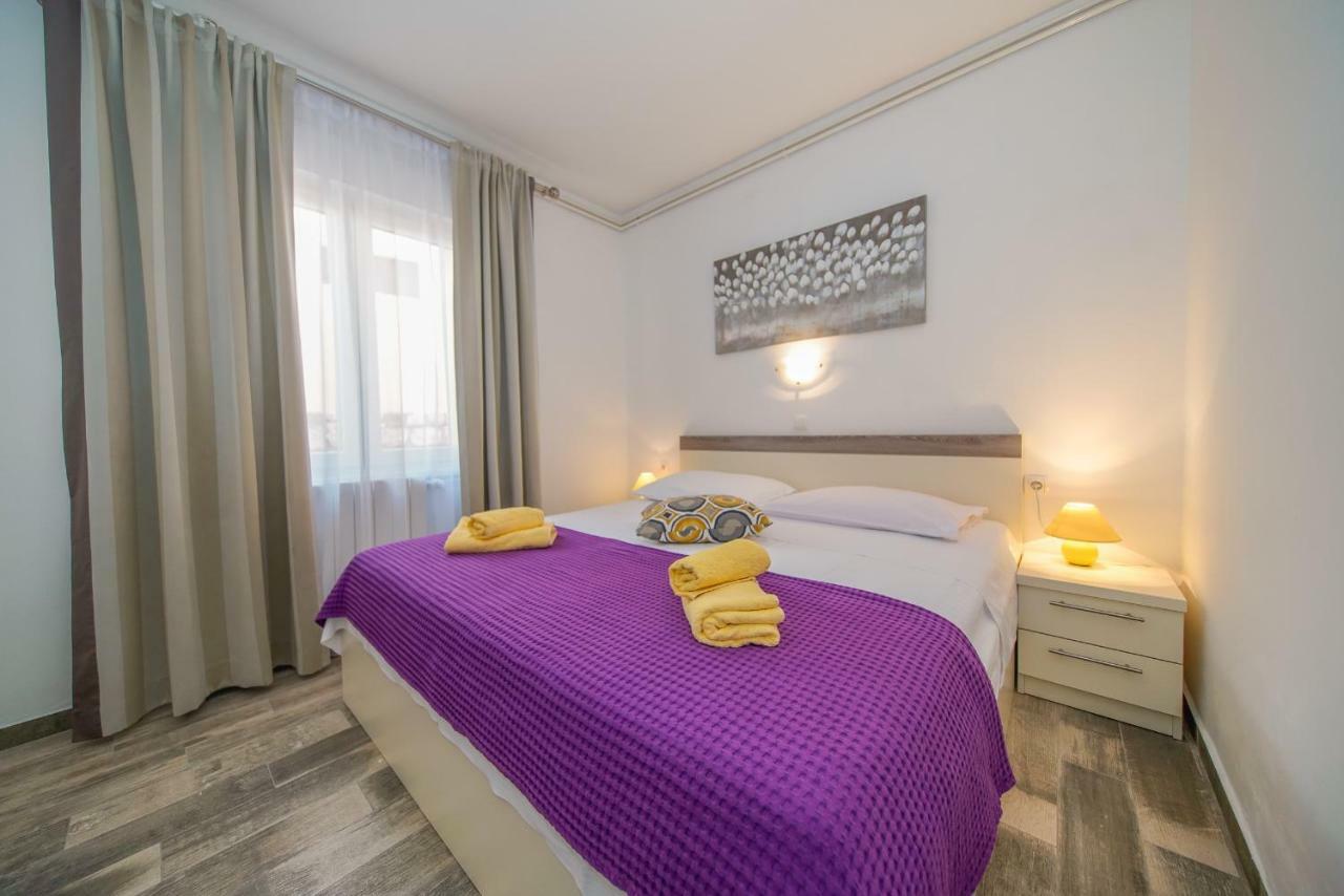 Juric Apartments-Rab Palit Екстериор снимка
