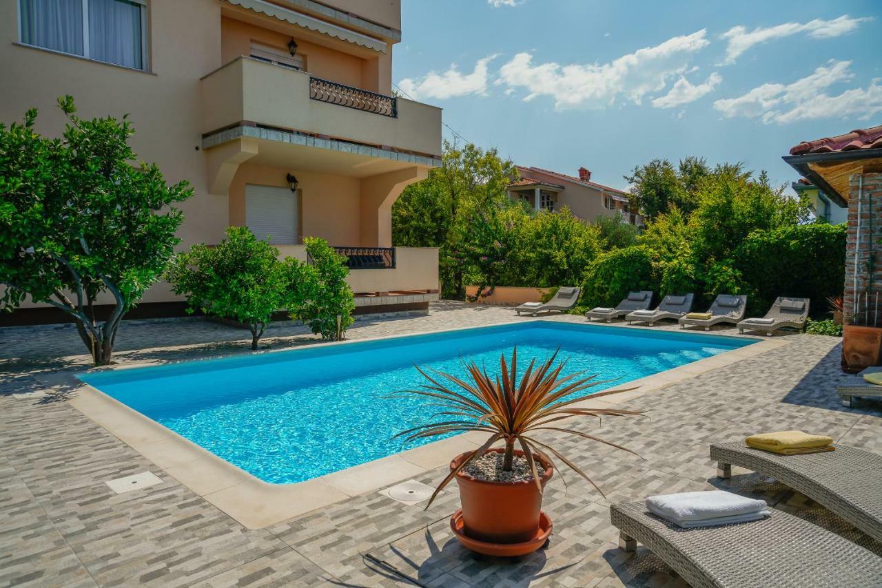 Juric Apartments-Rab Palit Екстериор снимка