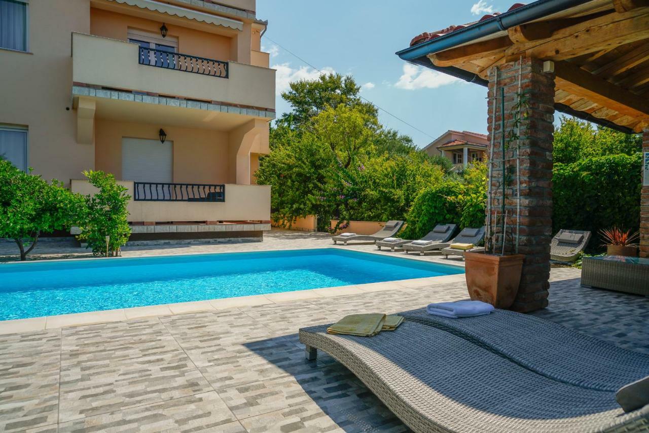 Juric Apartments-Rab Palit Екстериор снимка